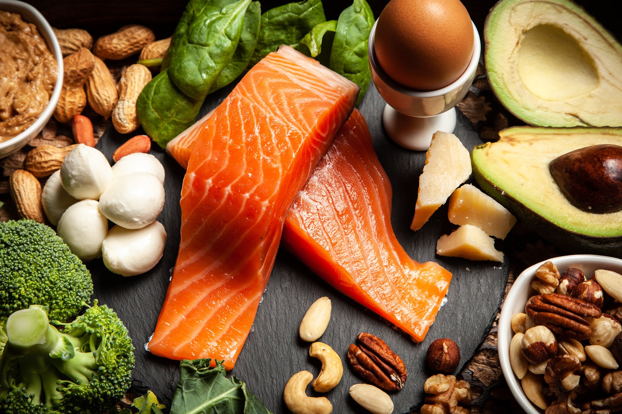 A balanced plate with vegetables, protein and wholegrains